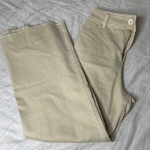 Elegant Beige Cropped Jeans